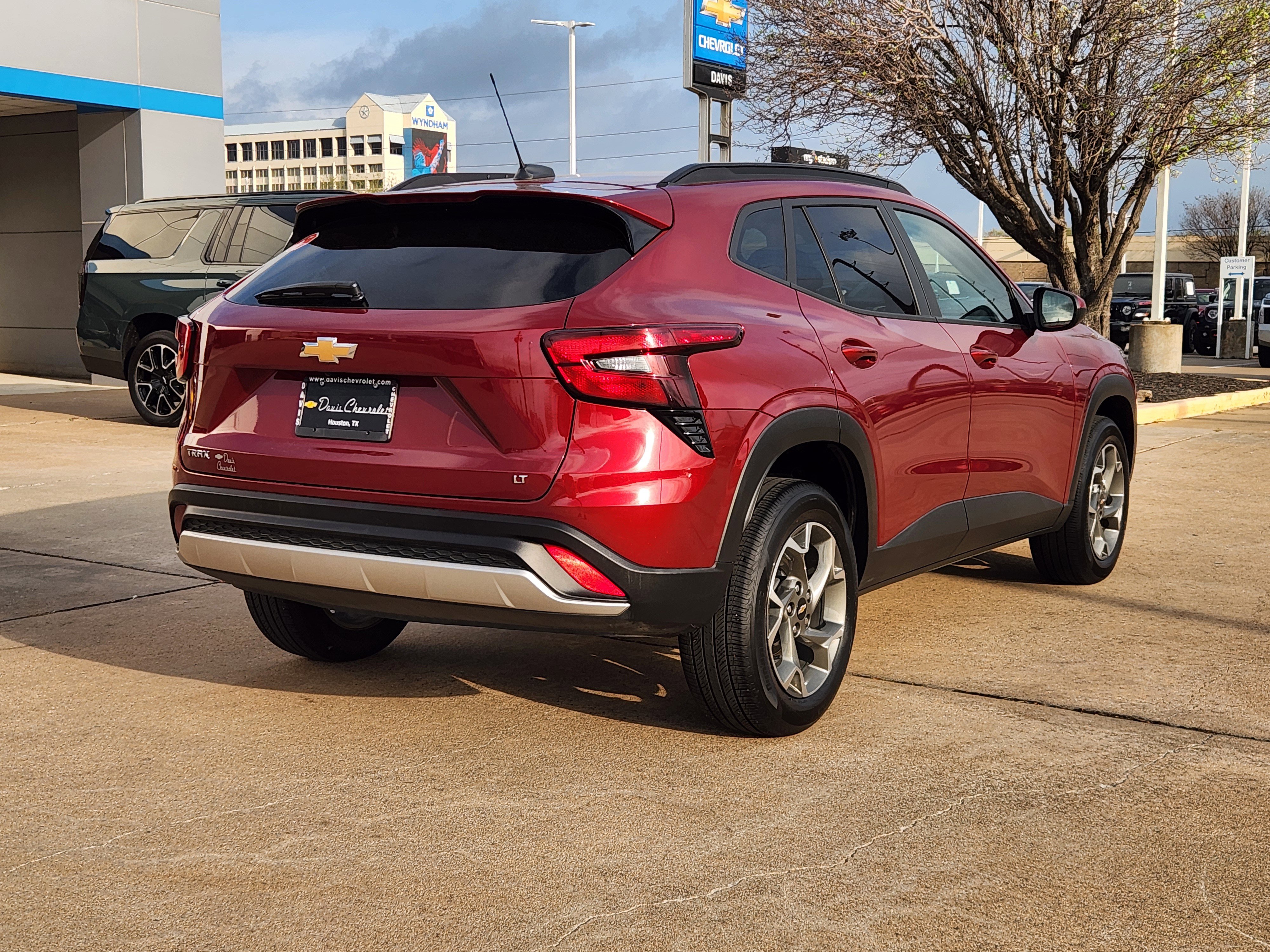 Certified 2025 Chevrolet Trax LT image 6