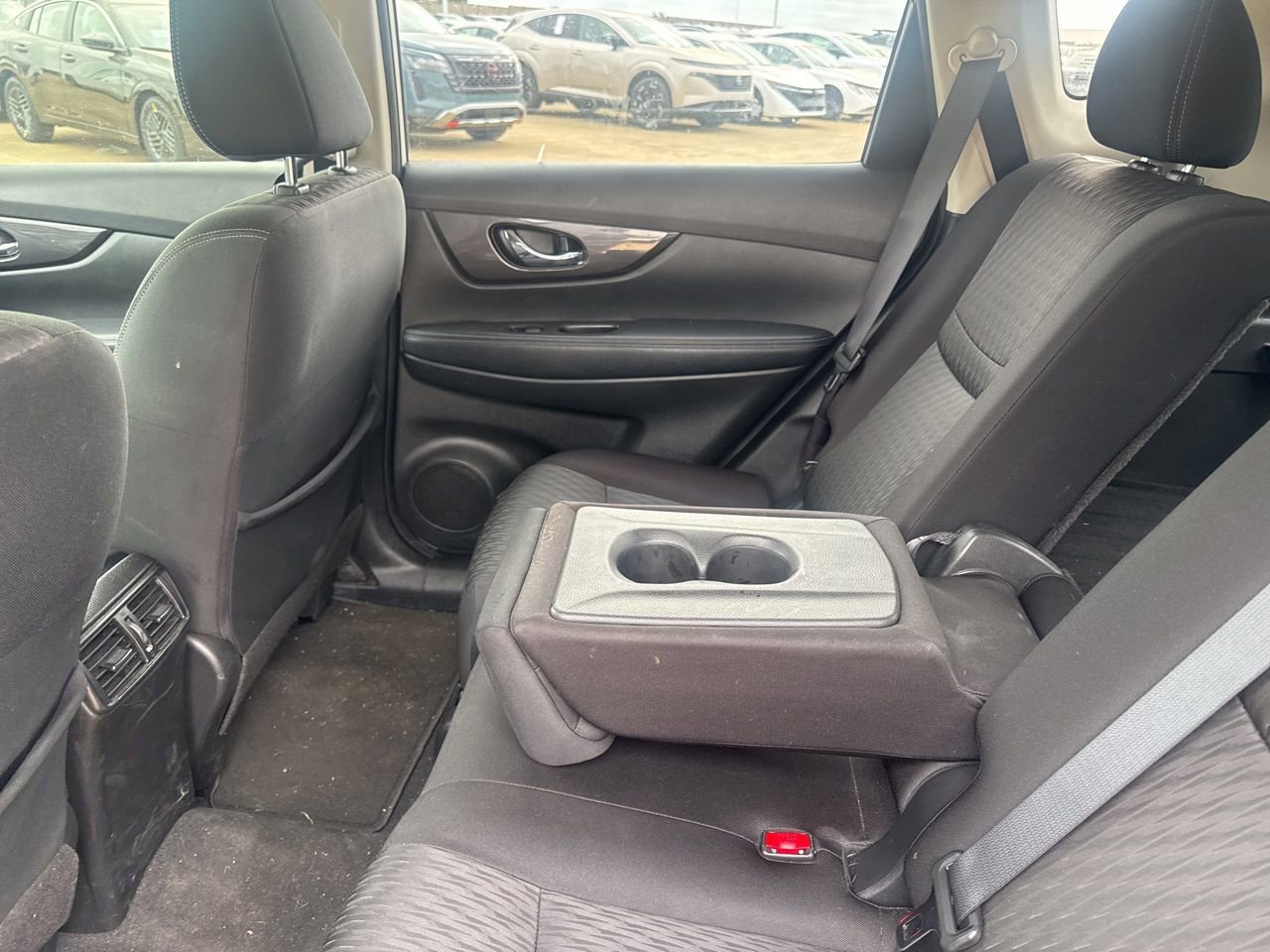 Used 2020 Nissan Rogue SV image 32