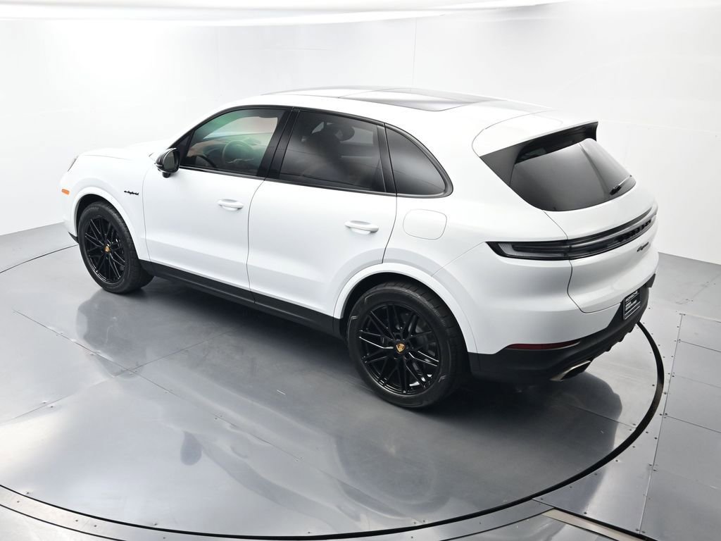 Certified 2024 Porsche Cayenne AWD/4WD image 37