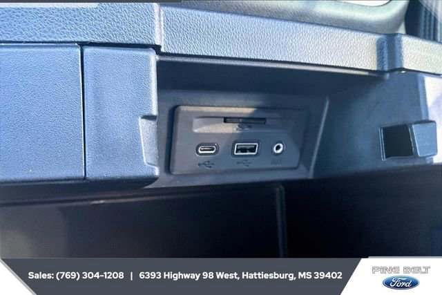 Used 2022 Chevrolet Silverado 1500 High Country w/ Technology Package image 24