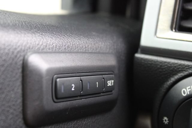 Used 2017 Nissan Titan Platinum Reserve AWD/4WD image 4