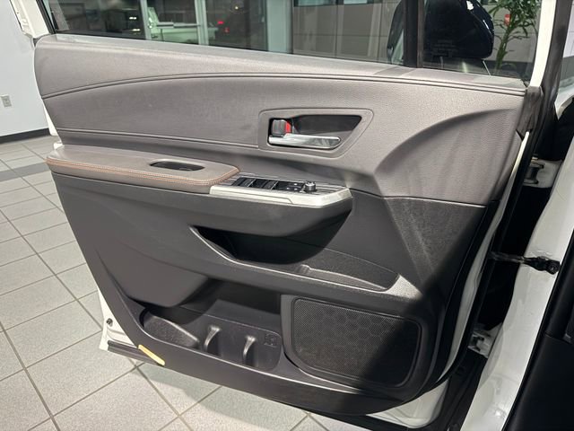 Used 2022 Toyota Sienna XSE image 27