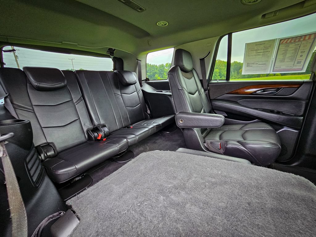 Used 2020 Cadillac Escalade Luxury w/ Escalade Sport Edition RWD image 45