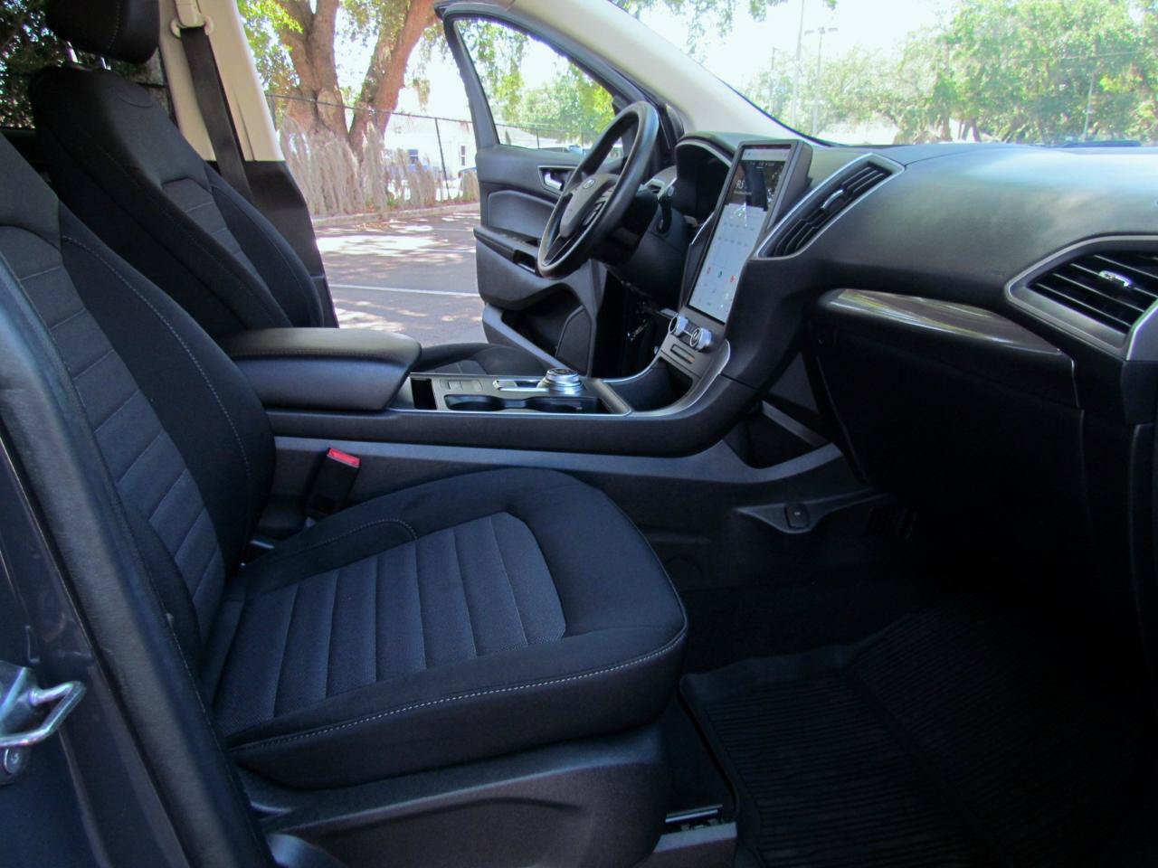 Used 2021 Ford Edge SE FWD image 32