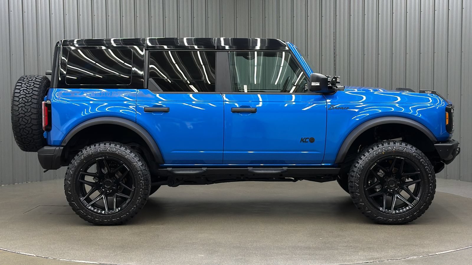 Used 2025 Ford Bronco Badlands AWD/4WD image 6