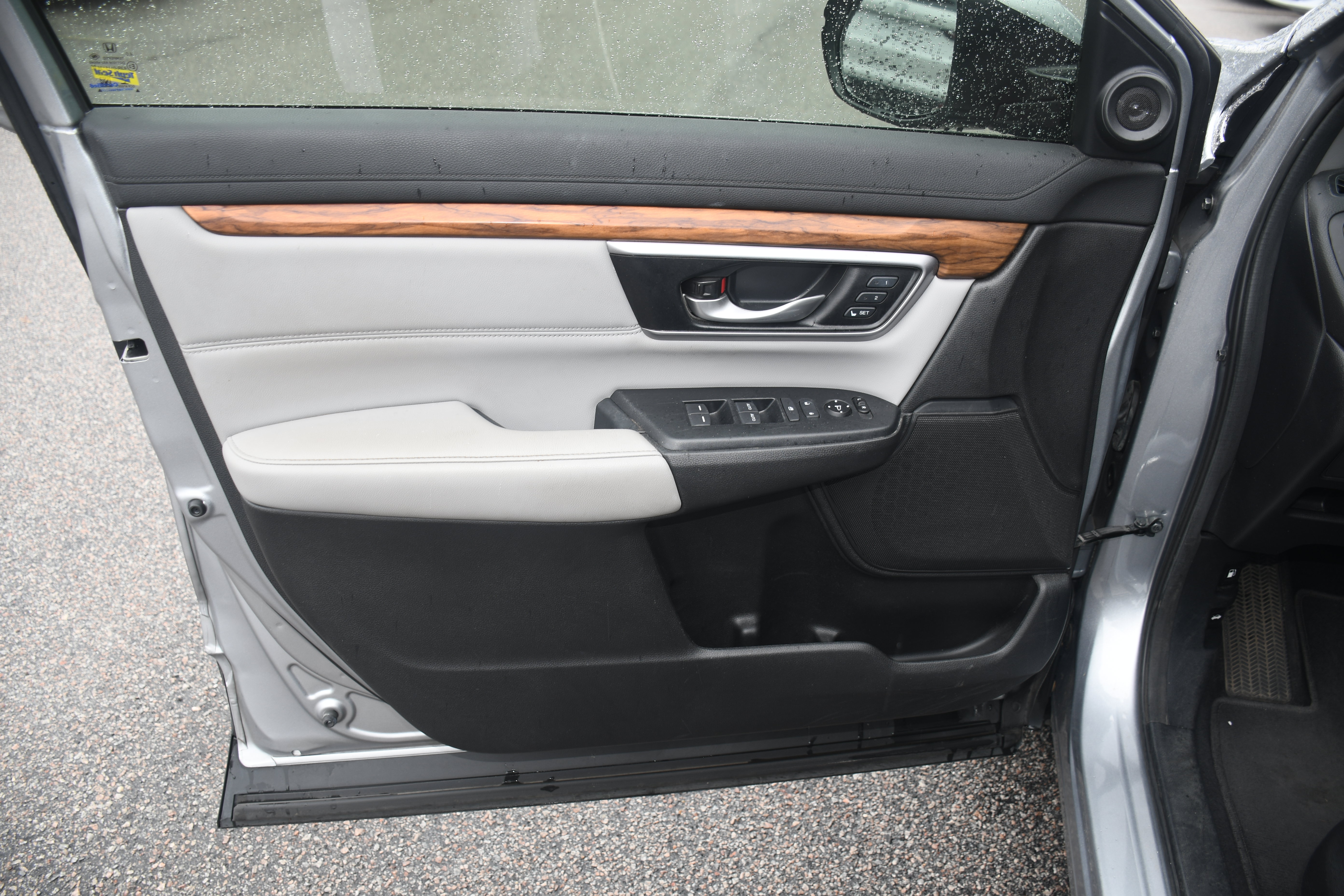 Used 2017 Honda CR-V Touring image 10