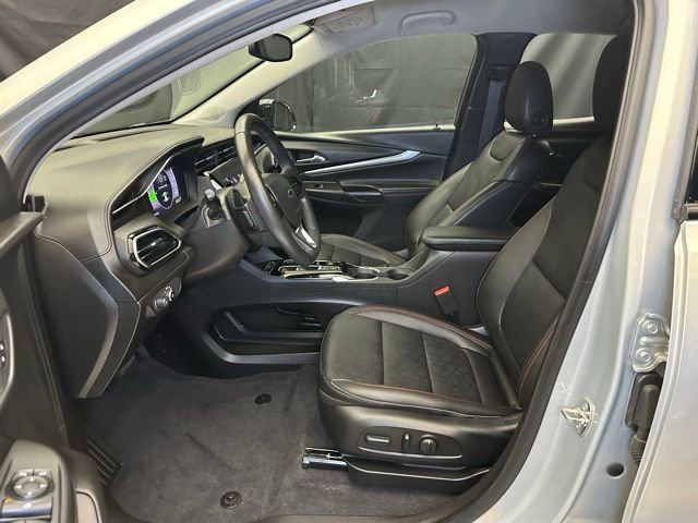 Used 2023 Chevrolet Bolt EUV LT w/ Convenience Package FWD image 21