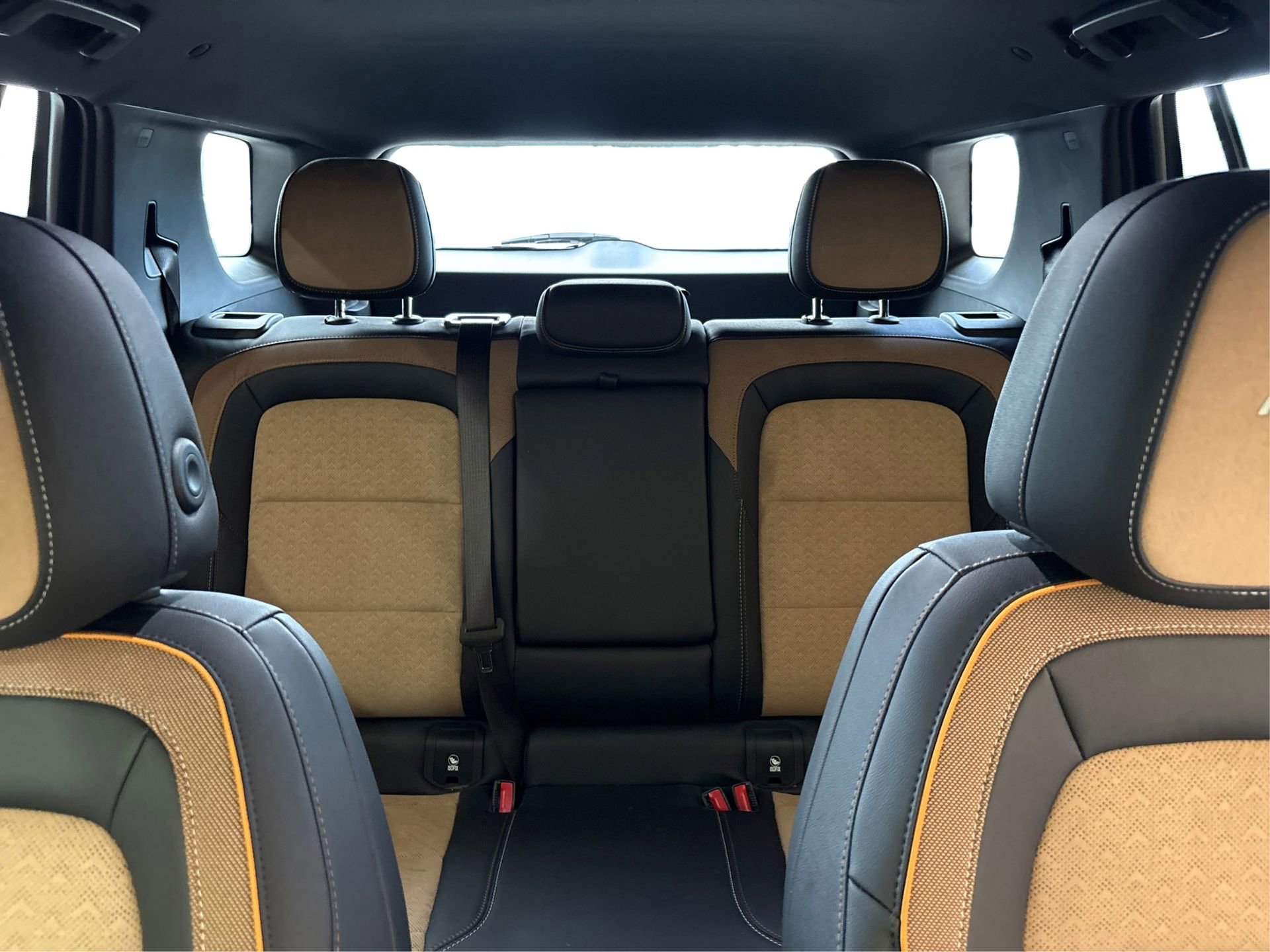 Used 2025 Chevrolet Equinox ACTIV w/ Safety and Technology Package image 17