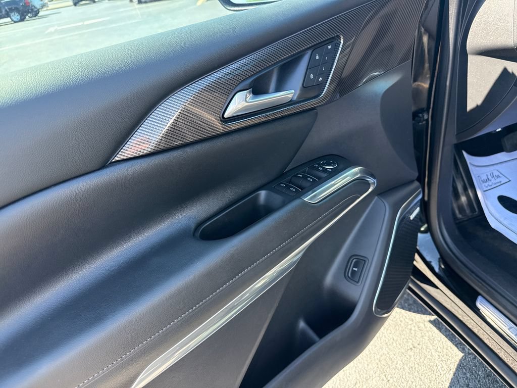 Used 2025 Chevrolet Traverse High Country FWD image 14