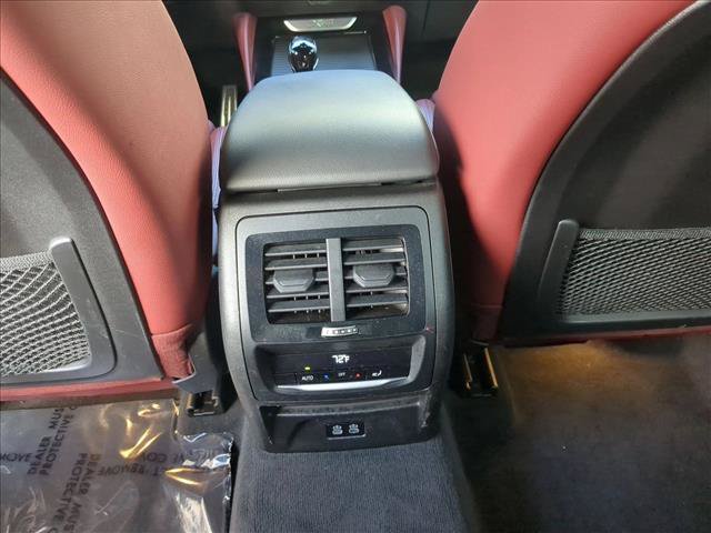 Used 2024 BMW X4 xDrive30i w/ M Sport Package AWD/4WD image 18
