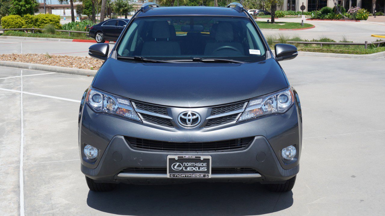 Used 2013 Toyota RAV4 XLE image 2