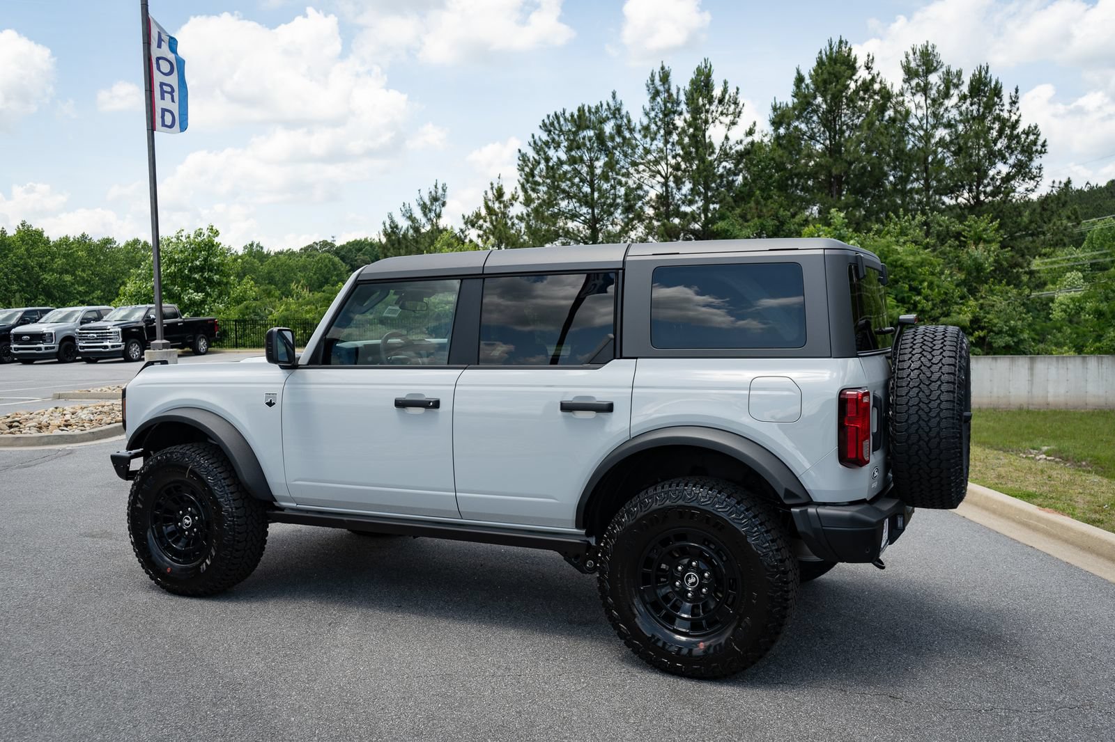 New 2026 Ford Bronco Big Bend w/ Black Diamond Package AWD/4WD image 7