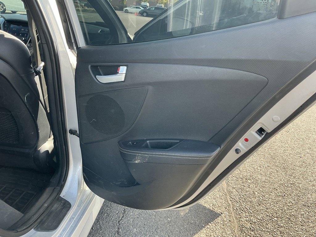Used 2017 Hyundai Veloster Turbo FWD image 14