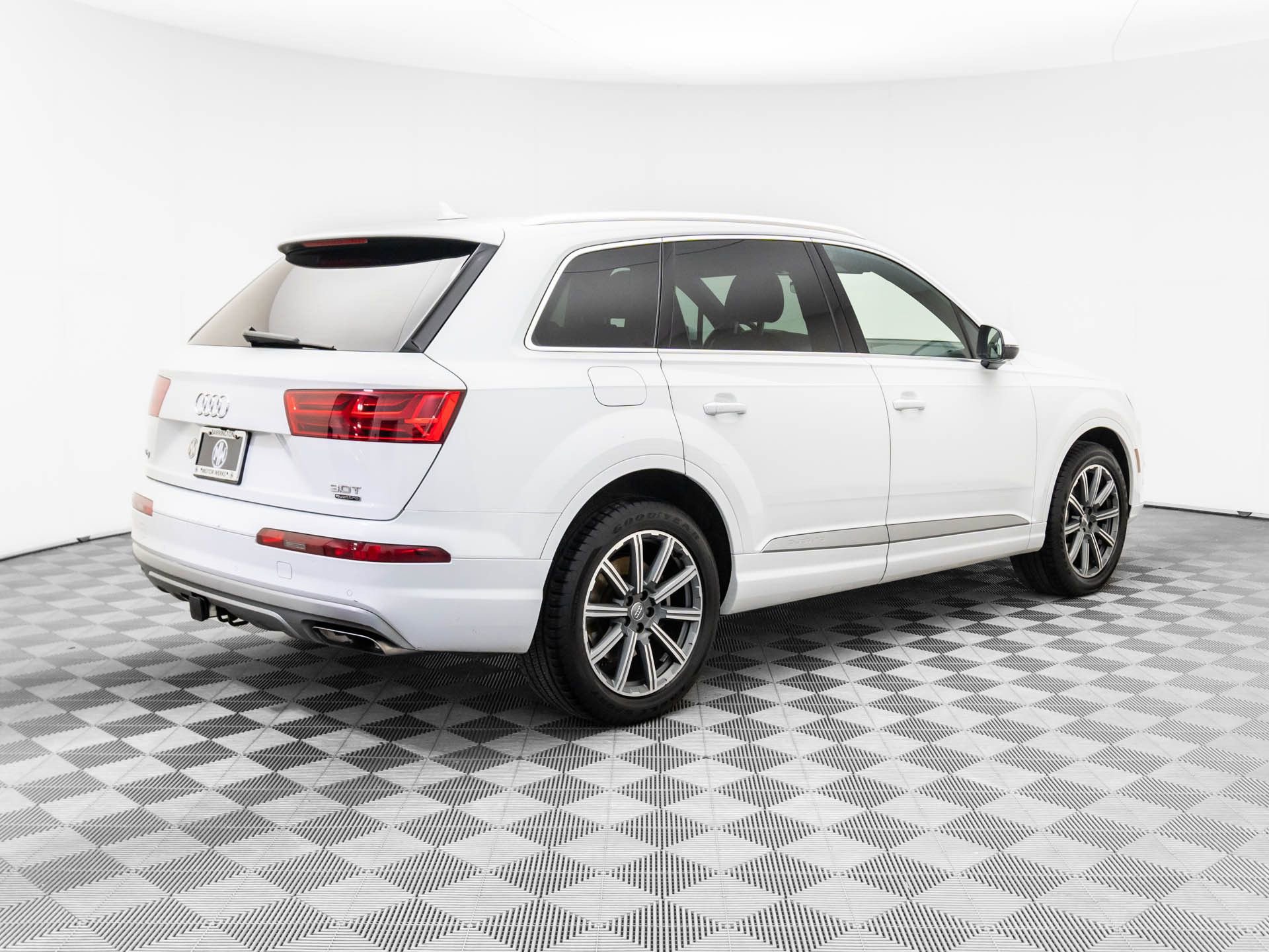 Used 2018 Audi Q7 3.0T Premium Plus w/ Premium Plus Package image 6
