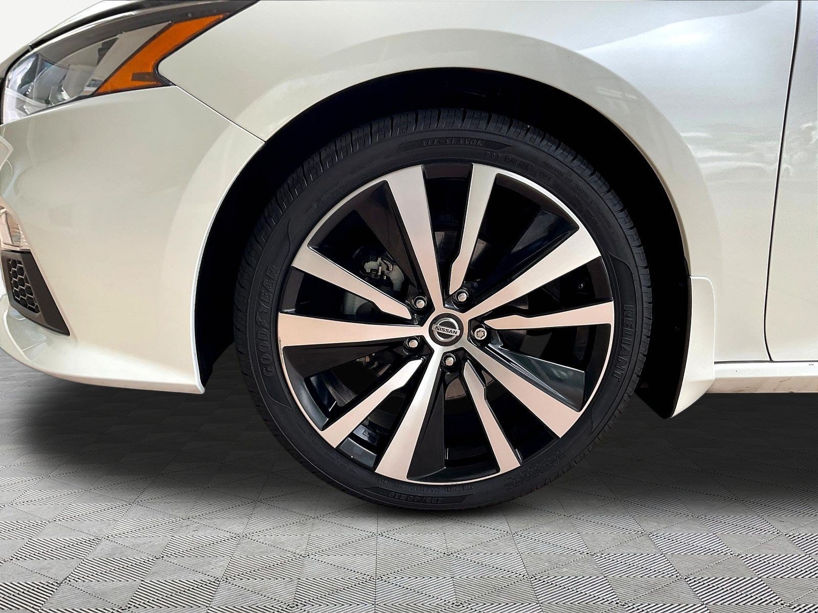 Used 2021 Nissan Altima 2.5 SR w/ SR Premium Package AWD/4WD image 31