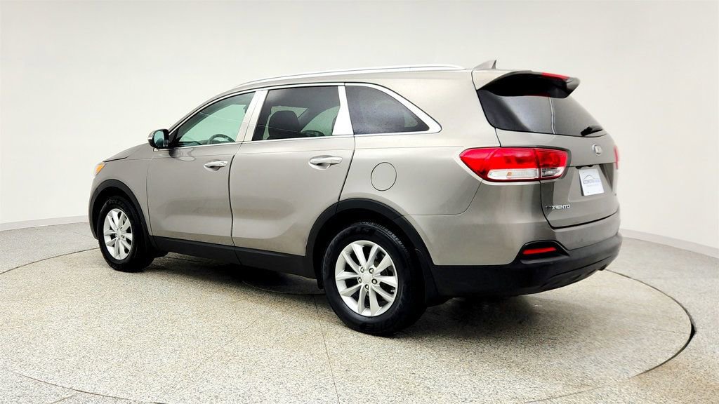 Used 2017 Kia Sorento FWD w/ LX Convenience Package image 7