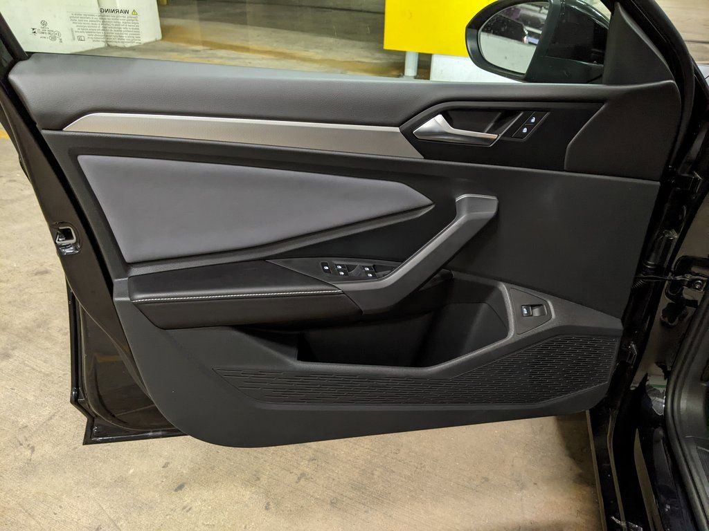 New 2026 Volkswagen Jetta SE FWD image 9