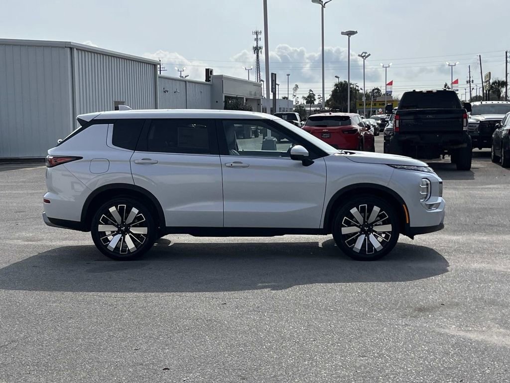 New 2026 Mitsubishi Outlander SE FWD image 6