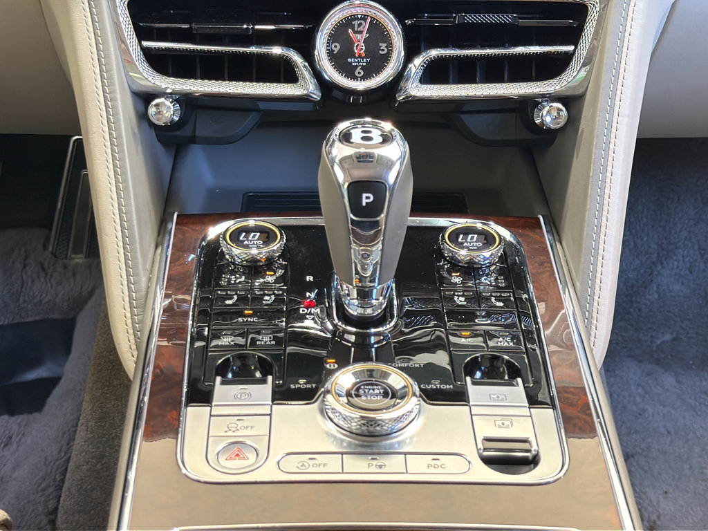 Used 2021 Bentley Flying Spur W12 AWD/4WD image 19