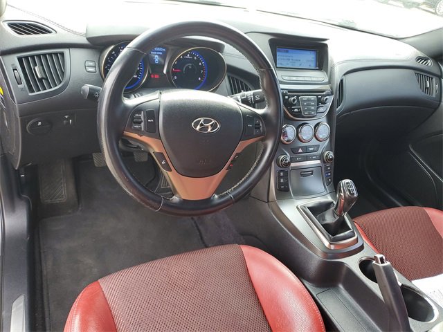 Used 2013 Hyundai Genesis 2.0T image 9