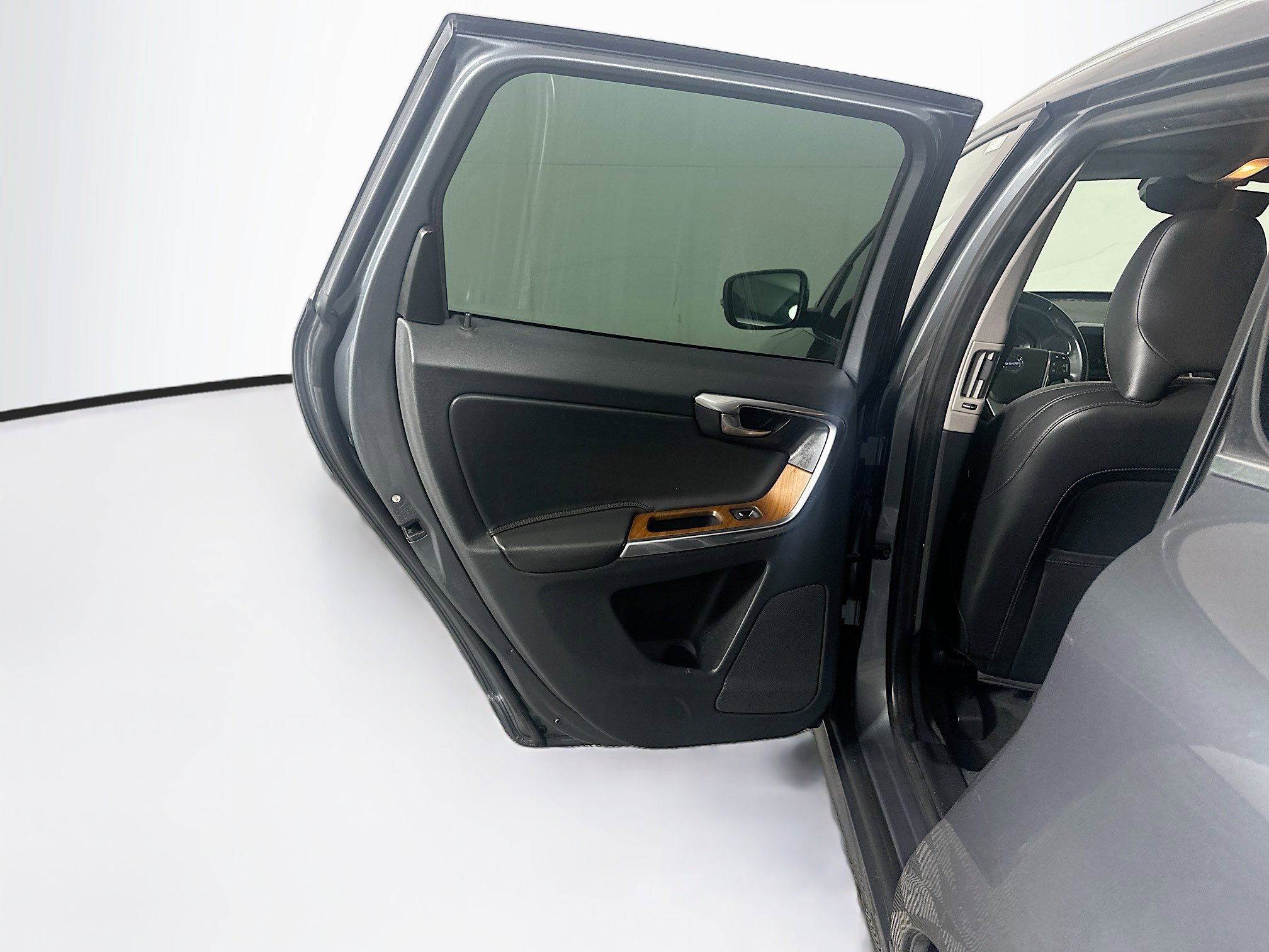 Used 2017 Volvo XC60 T5 Inscription FWD image 28