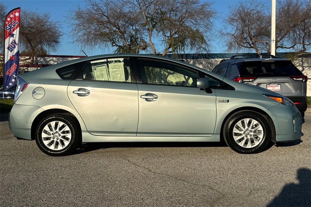 Used 2015 Toyota Prius Base image 2