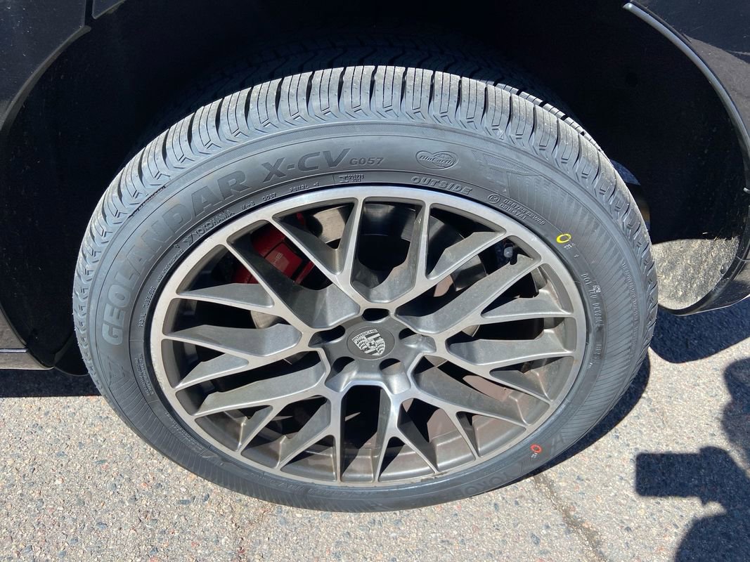 Used 2015 Porsche Macan Turbo image 9