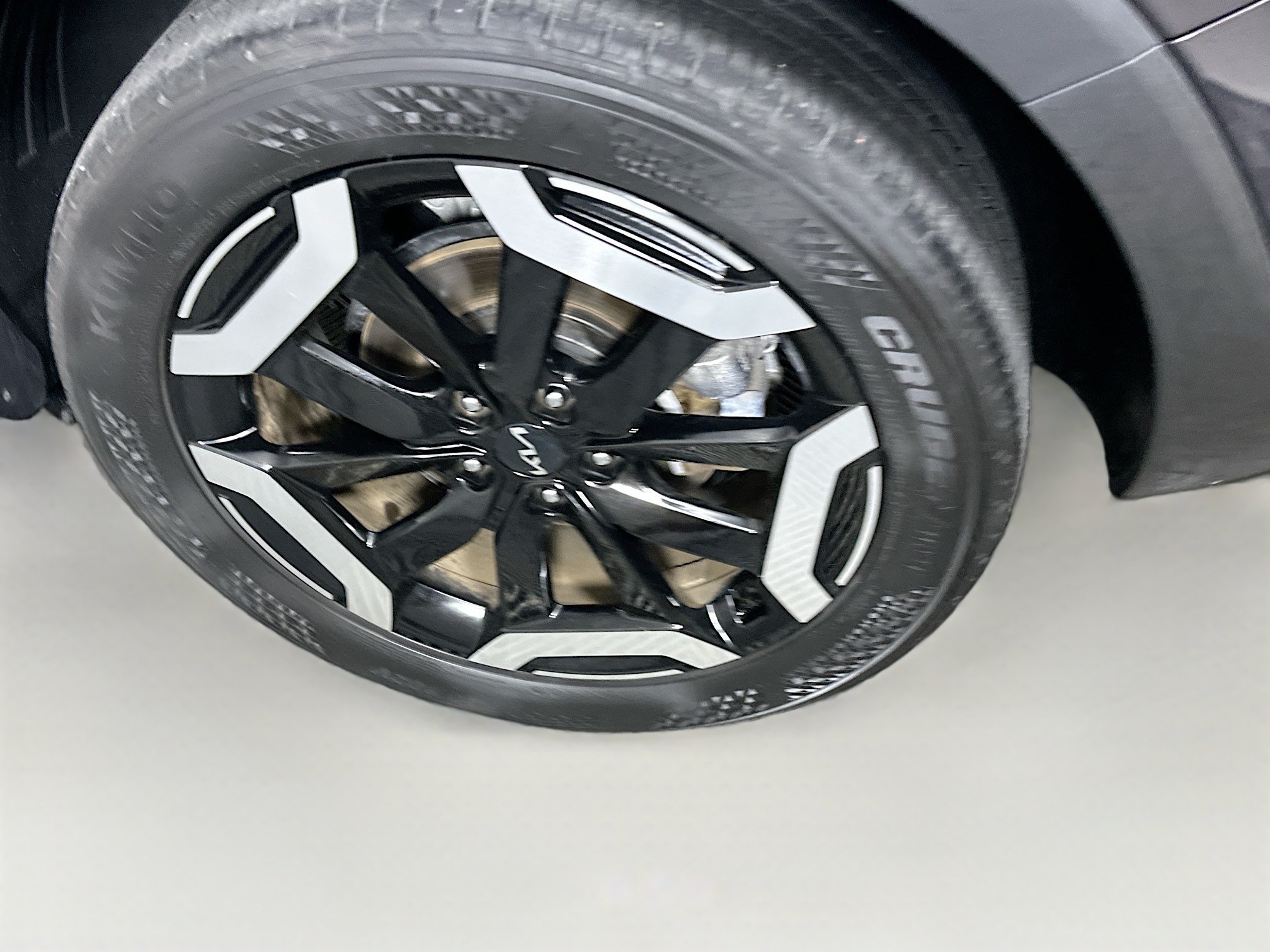 Used 2025 Kia Telluride S FWD image 11