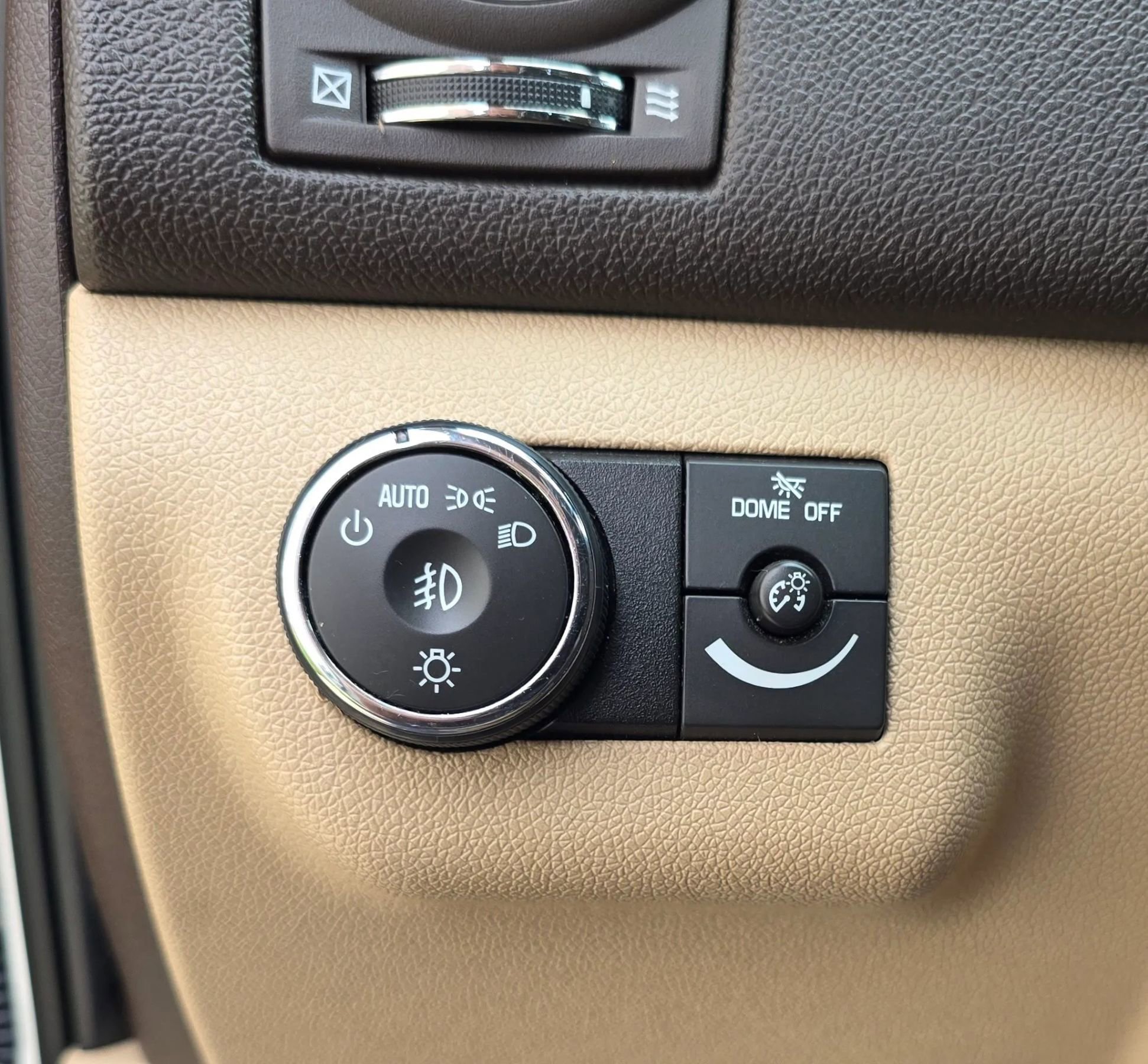 Used 2011 Buick Enclave CXL FWD image 37