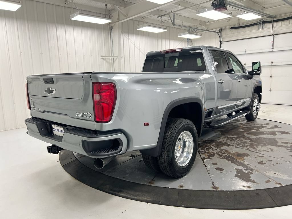 New 2026 Chevrolet Silverado 3500 High Country w/ High Country Premium Package AWD/4WD image 3