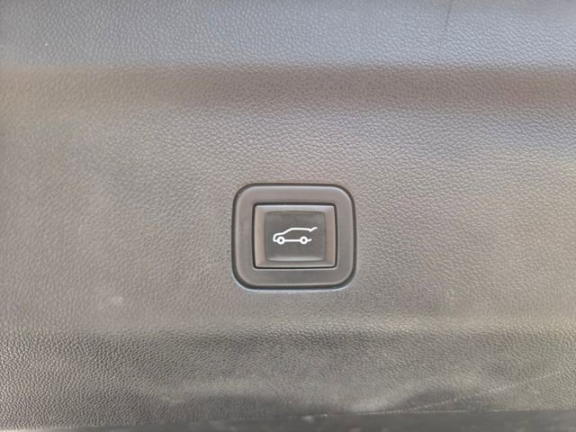 Used 2024 Chevrolet Tahoe Premier RWD image 12