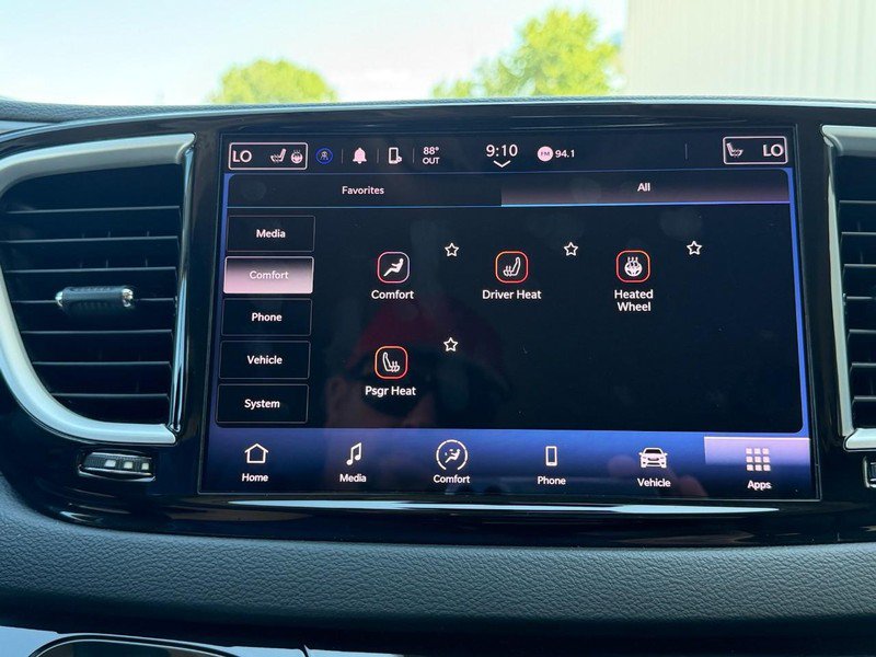 Used 2023 Chrysler Pacifica Touring-L FWD image 41