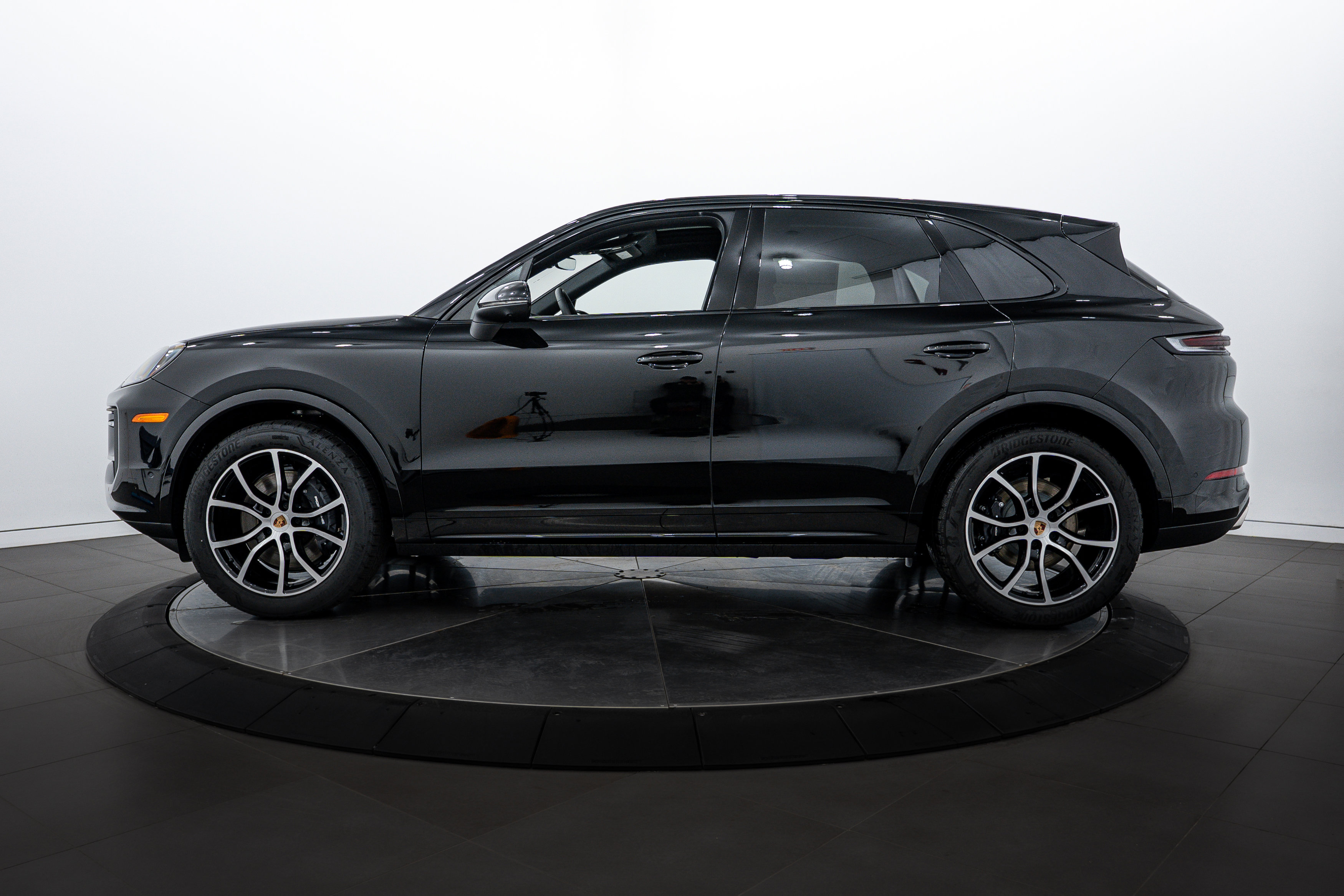 Certified 2026 Porsche Cayenne image 2