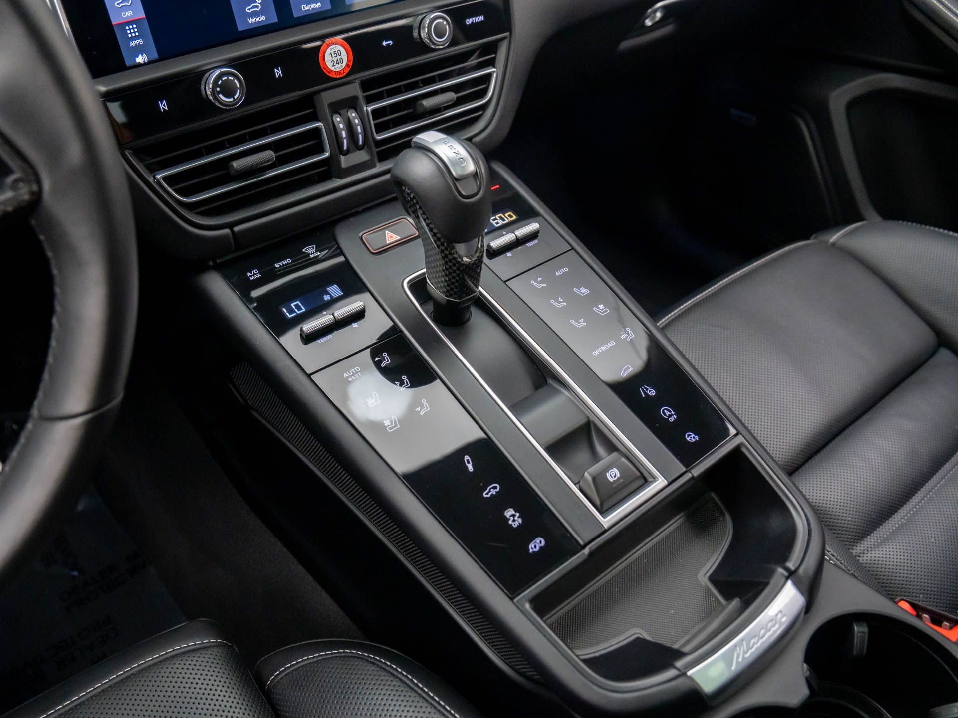 Certified 2025 Porsche Macan GTS image 13