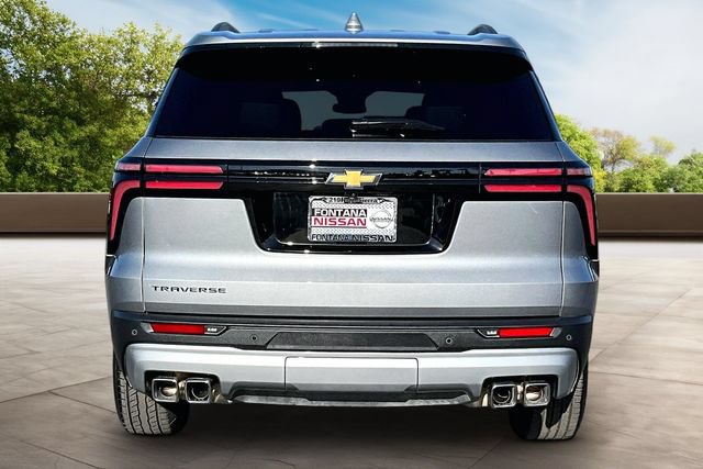 Used 2025 Chevrolet Traverse LT FWD image 5