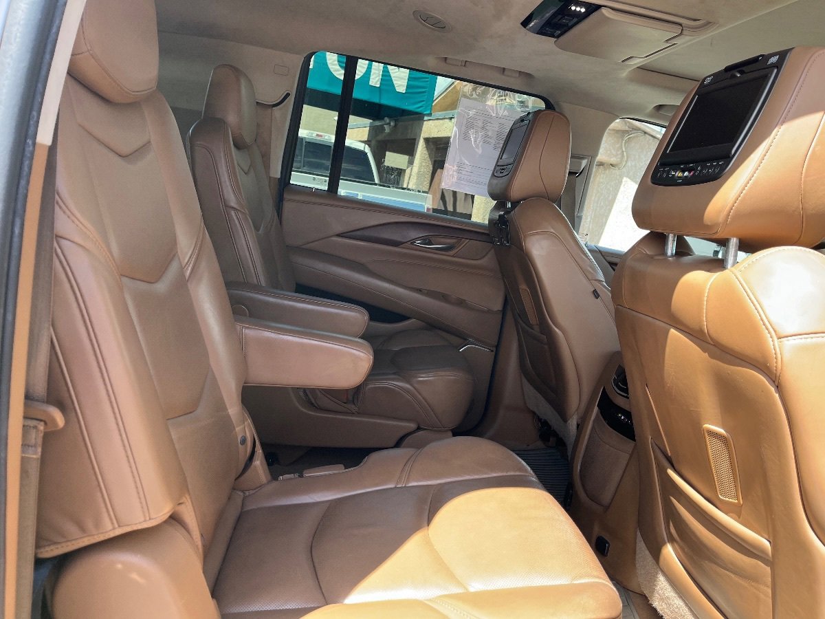 Used 2015 Cadillac Escalade ESV Platinum AWD/4WD image 16
