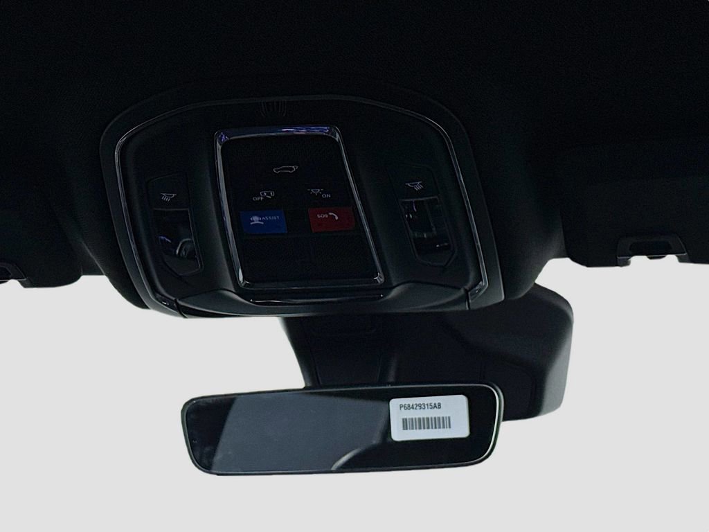 New 2025 Jeep Grand Cherokee L Laredo image 25