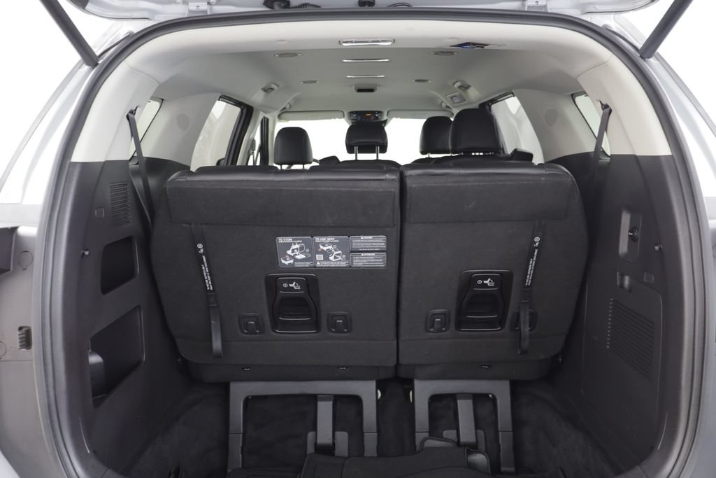 Used 2025 Kia Carnival EX FWD image 19