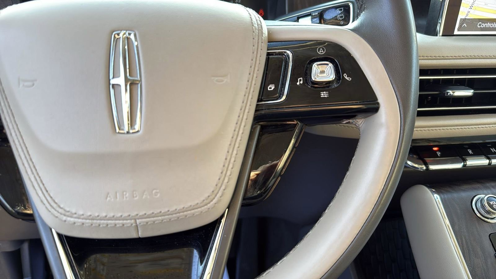 Certified 2023 Lincoln Aviator Reserve image 16