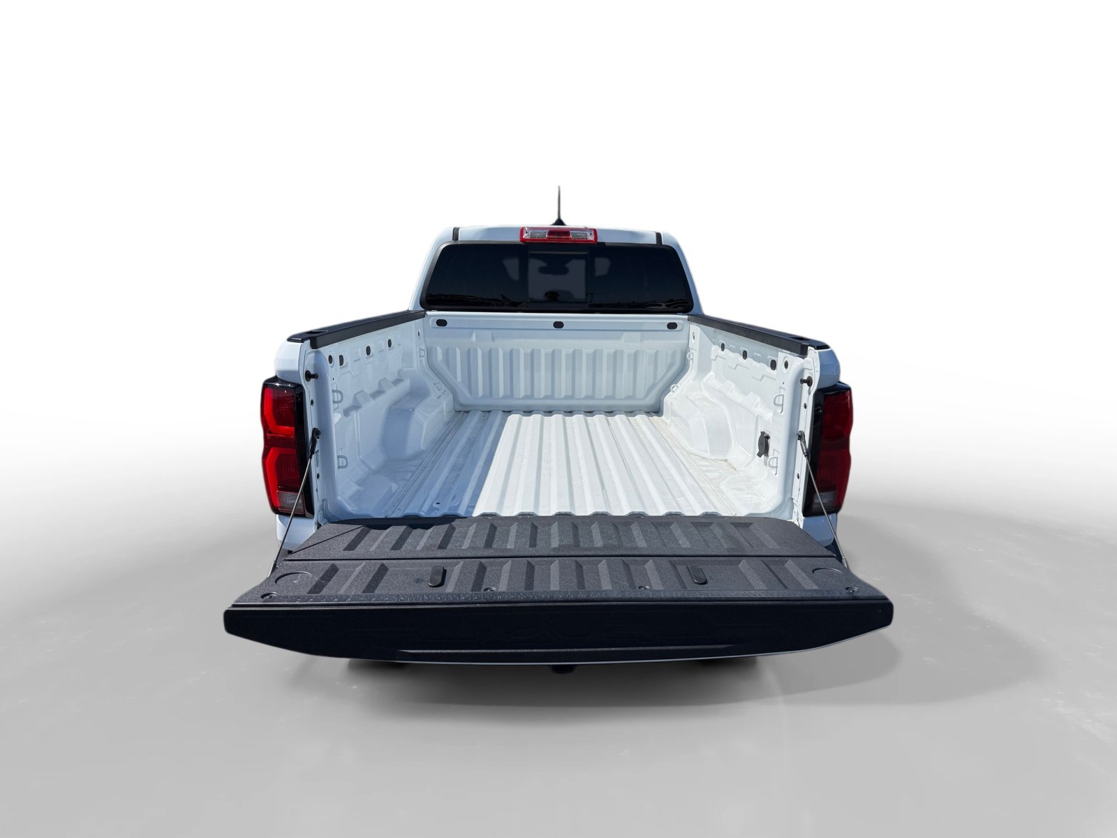 Used 2024 Chevrolet Colorado LT w/ LT Convenience Package III RWD image 17