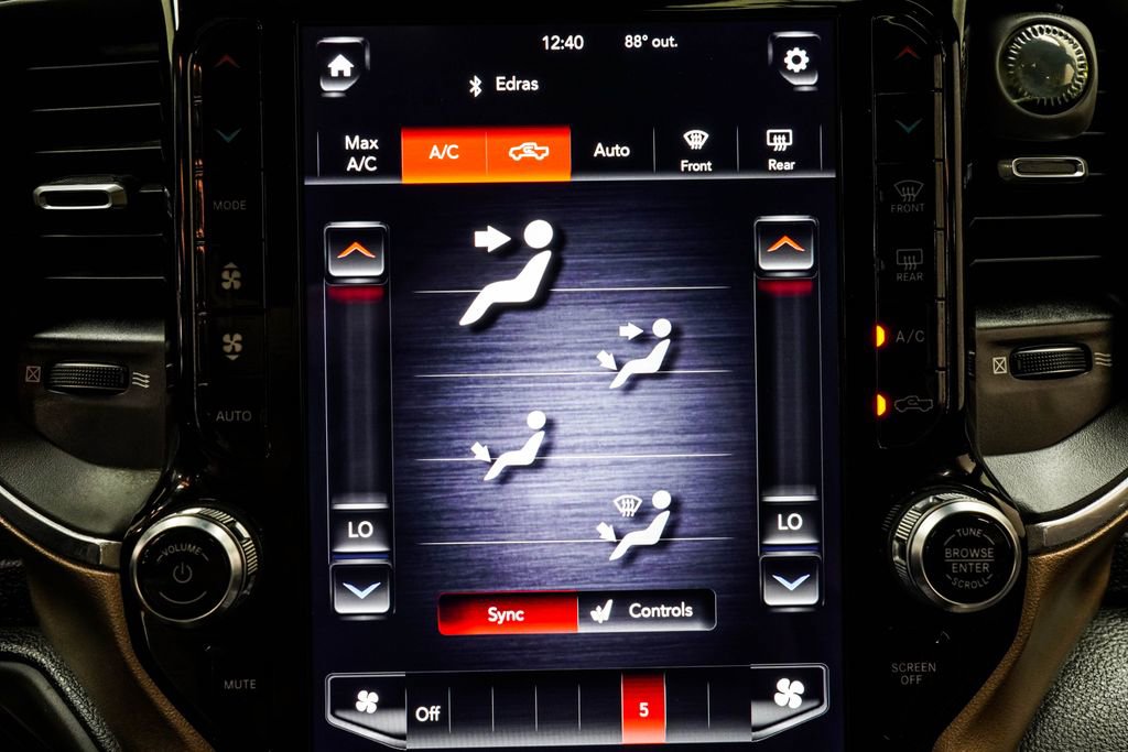 Used 2019 RAM 3500 Laramie w/ Black Appearance Package AWD/4WD image 32