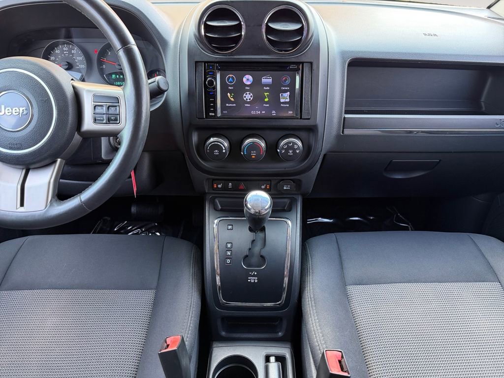 Used 2012 Jeep Compass Latitude FWD image 26