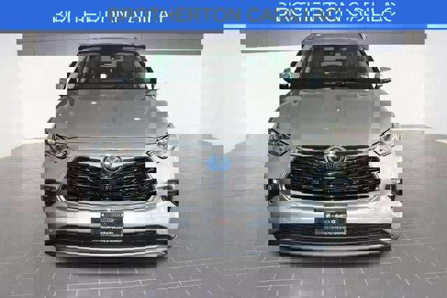 Used 2024 Toyota Highlander Platinum image 10