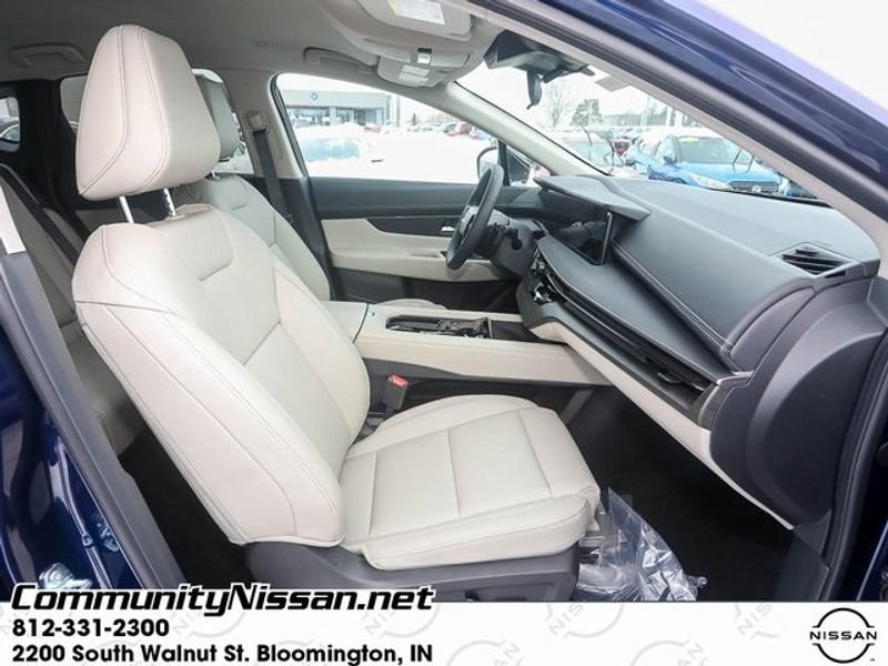 New 2025 Nissan Murano SV image 16
