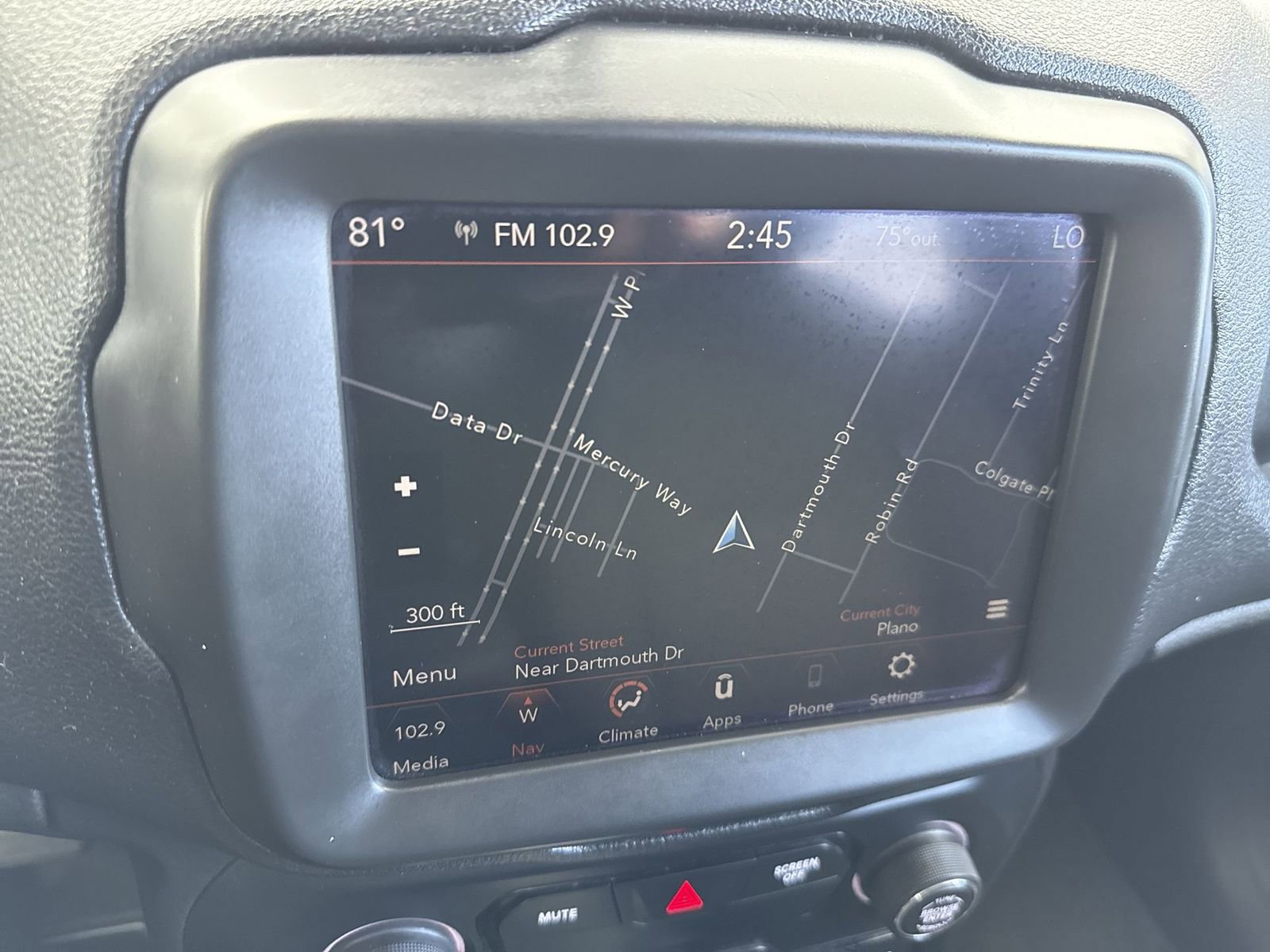 Used 2020 Jeep Renegade Latitude w/ UConnect 8.4 Nav Group image 18