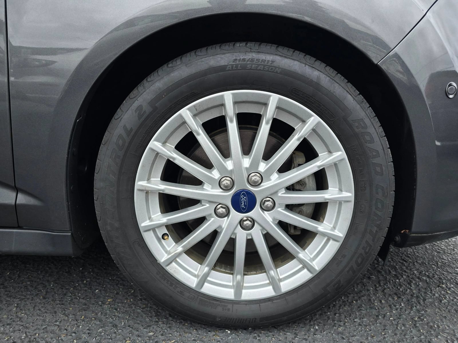 Used 2015 Ford C-MAX Energi SEL w/ Equipment Group 303A FWD image 9