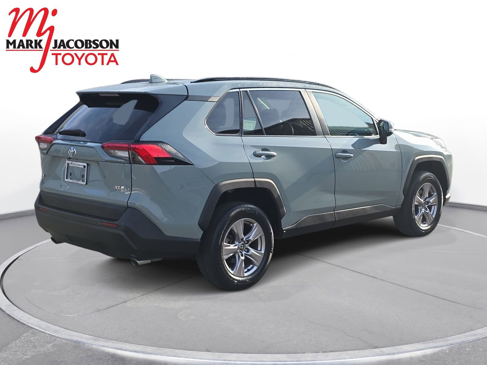 Used 2023 Toyota RAV4 XLE image 9