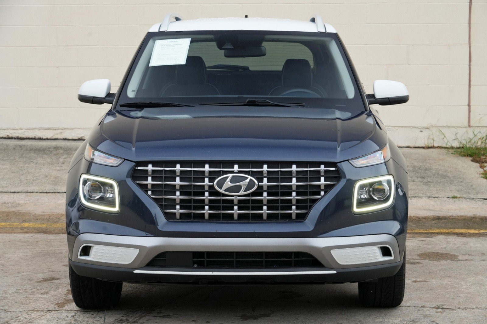 Used 2022 Hyundai Venue Limited FWD image 42