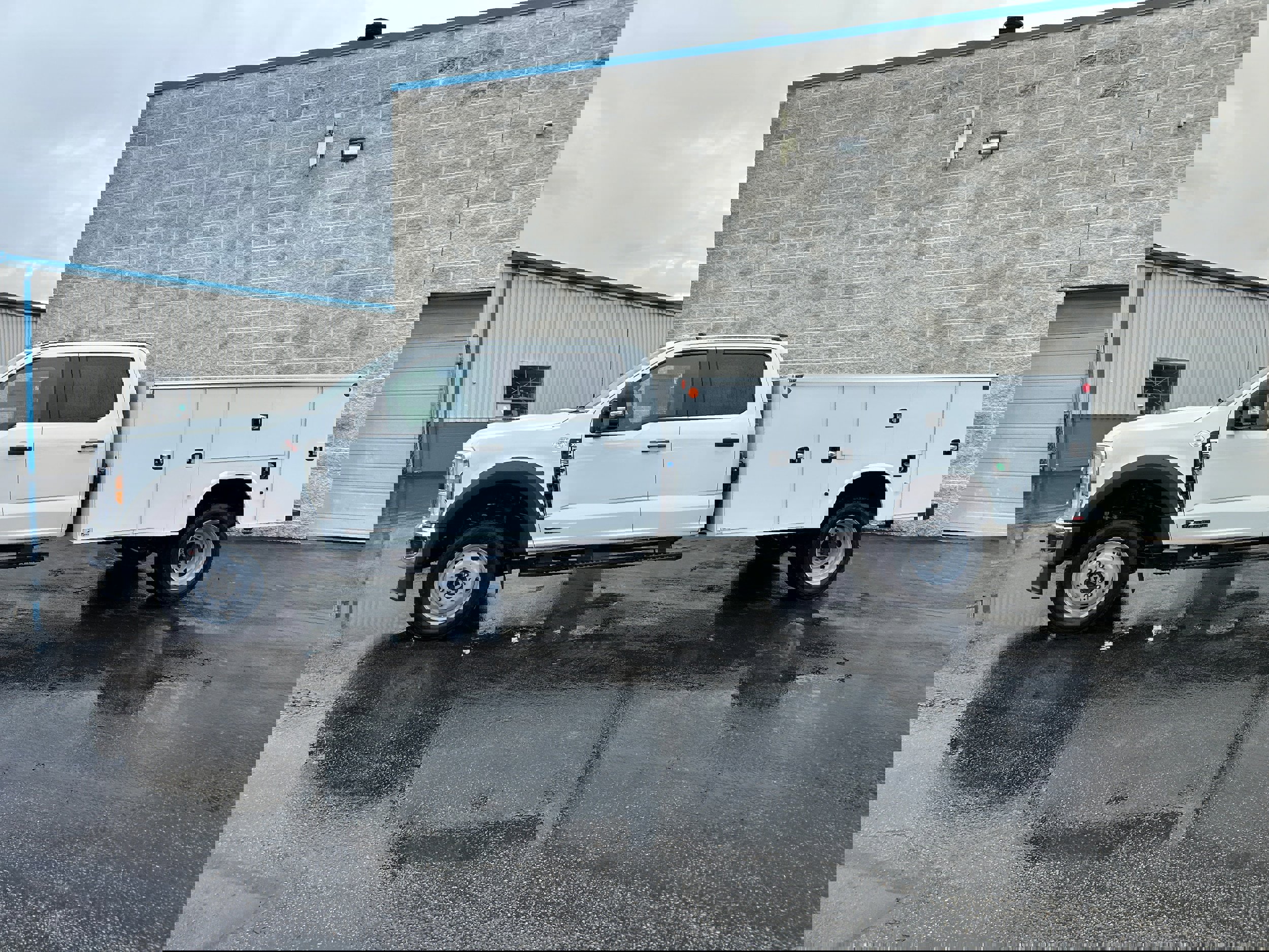 New 2026 Ford F550 4x4 Crew Cab image 27