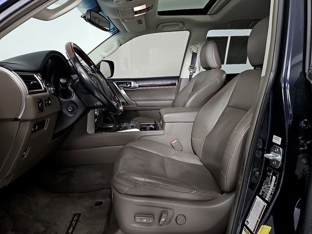 Used 2018 Lexus GX 460 Premium w/ Premium Package image 16